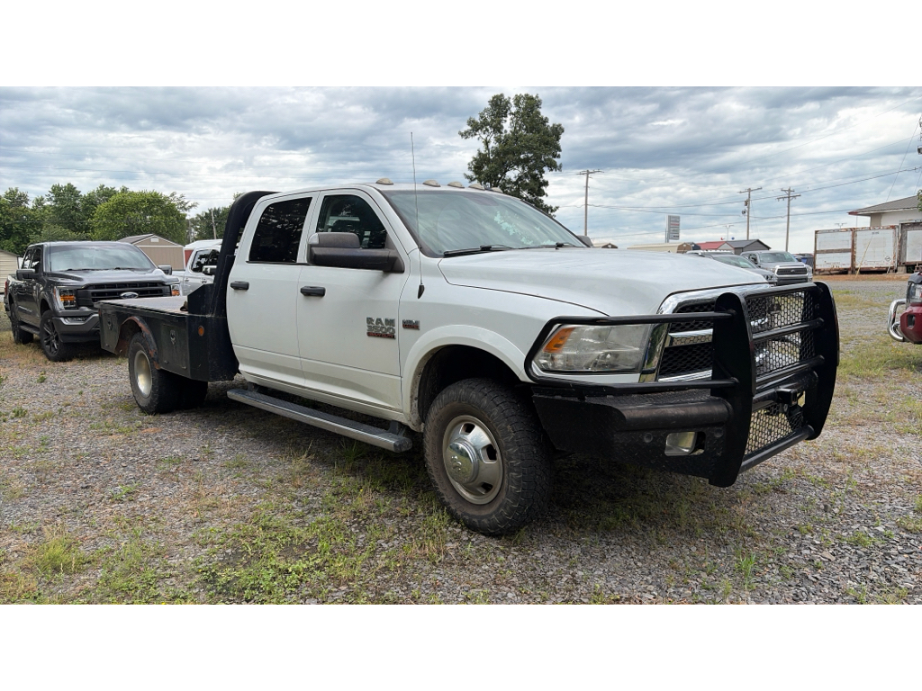 2018 Ram 3500 Chassis Tradesman photo 2