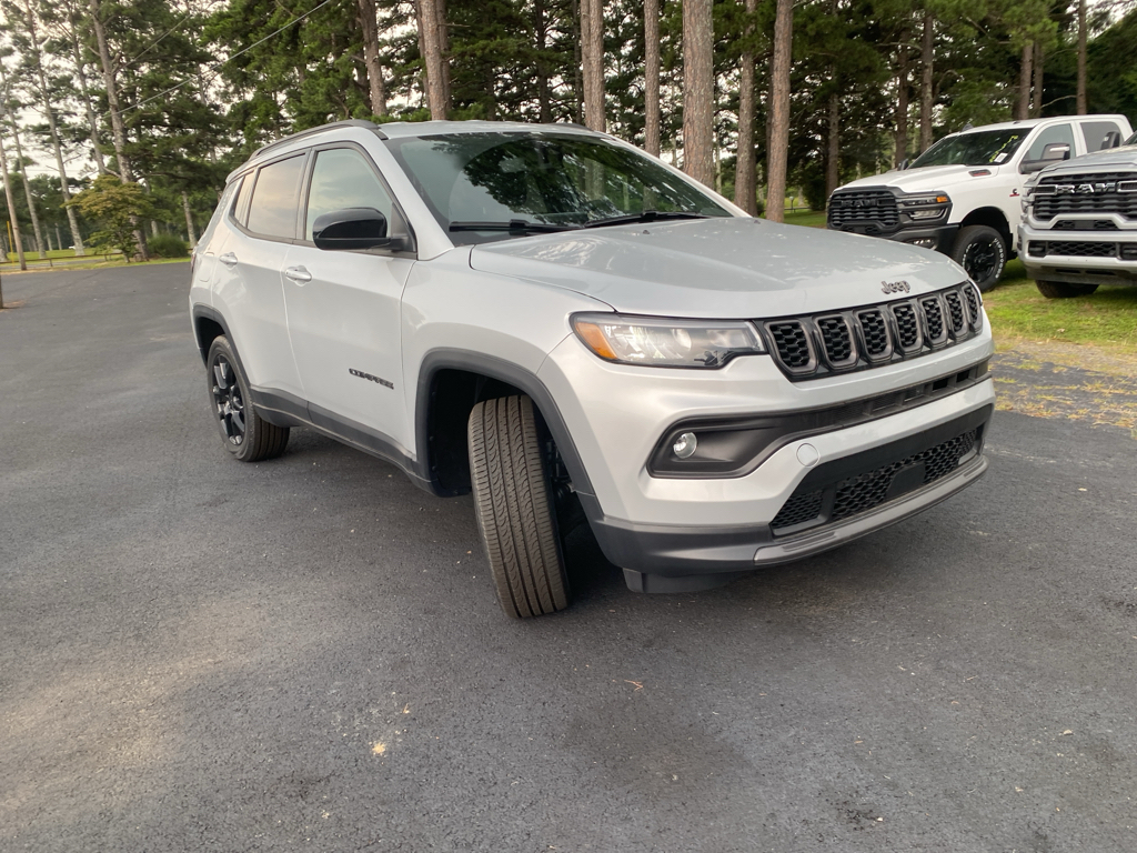 2026 Jeep Compass Latitude Altitude photo 6