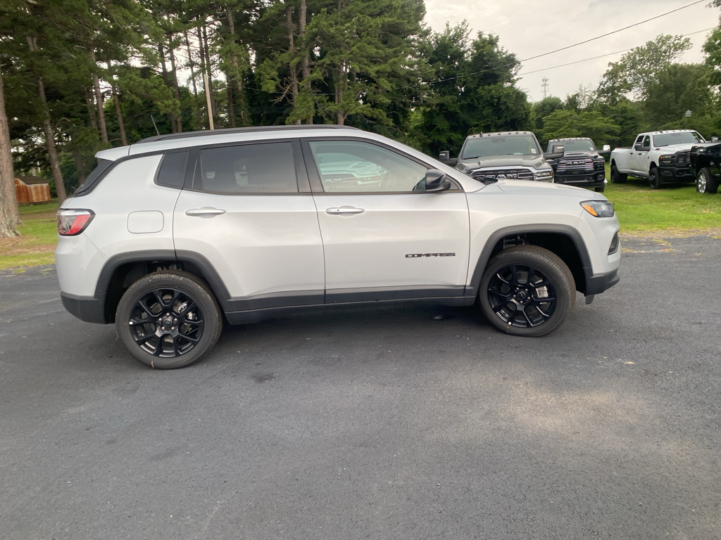 2026 Jeep Compass Latitude Altitude photo 4