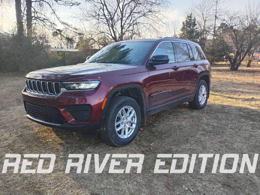 2026 Jeep Grand Cherokee Laredo X 4x4's photo
