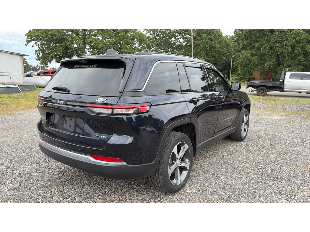 2023 Jeep Grand Cherokee Limited photo 4