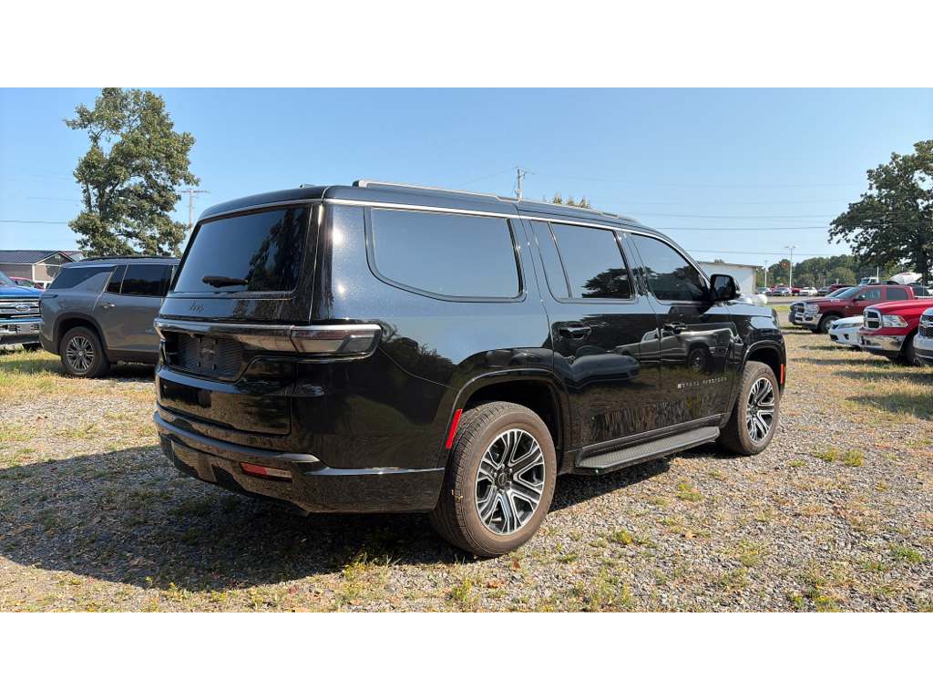2026 Jeep Grand Wagoneer Base photo 3