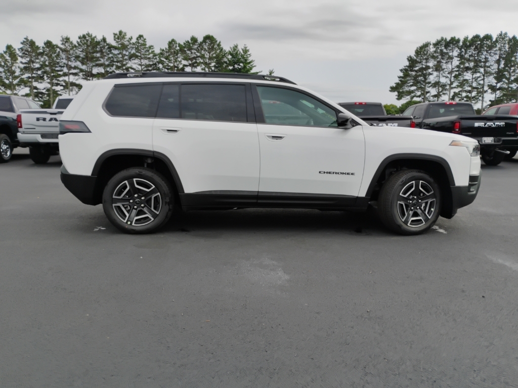 2026 Jeep Cherokee Laredo photo 4