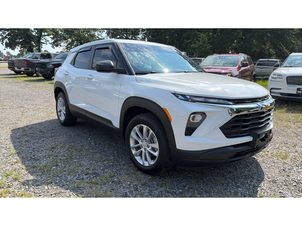 2026 Chevrolet TrailBlazer LS photo 2