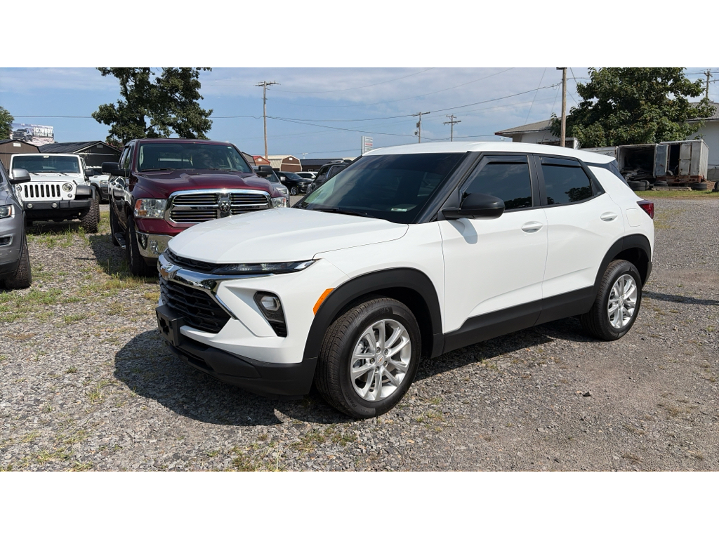 2026 Chevrolet TrailBlazer LS photo 1
