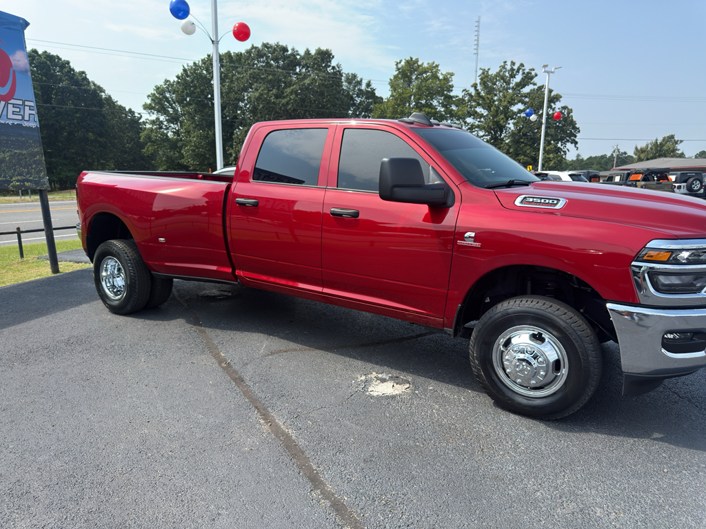 2026 Ram 3500 Tradesman photo 4