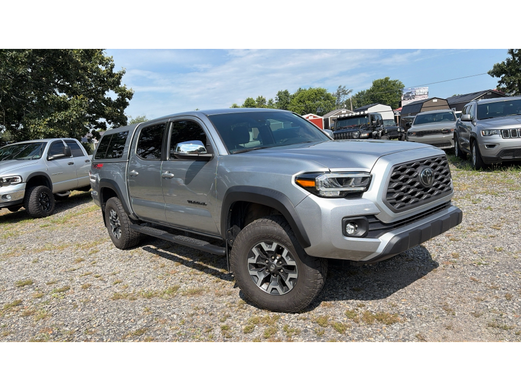 2022 Toyota Tacoma TRD Off Road photo 2