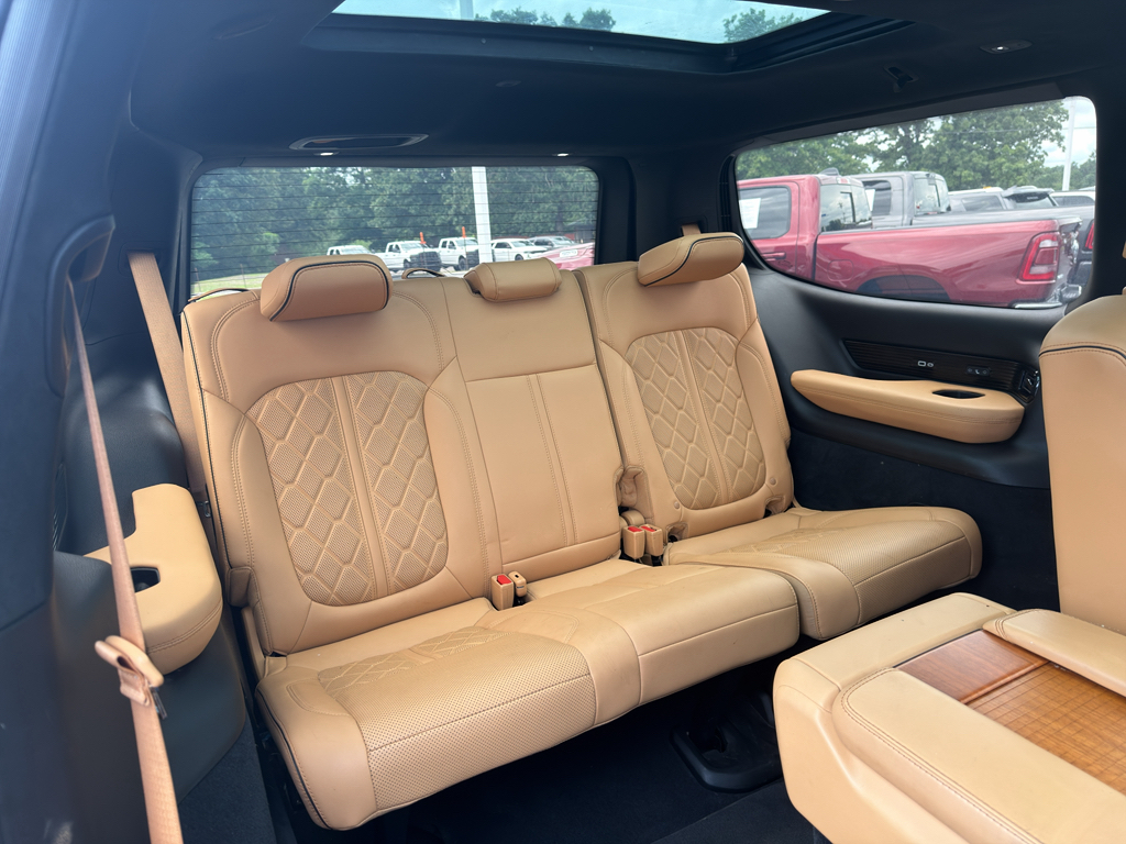 2022 Jeep Grand Wagoneer representative vehicle photo