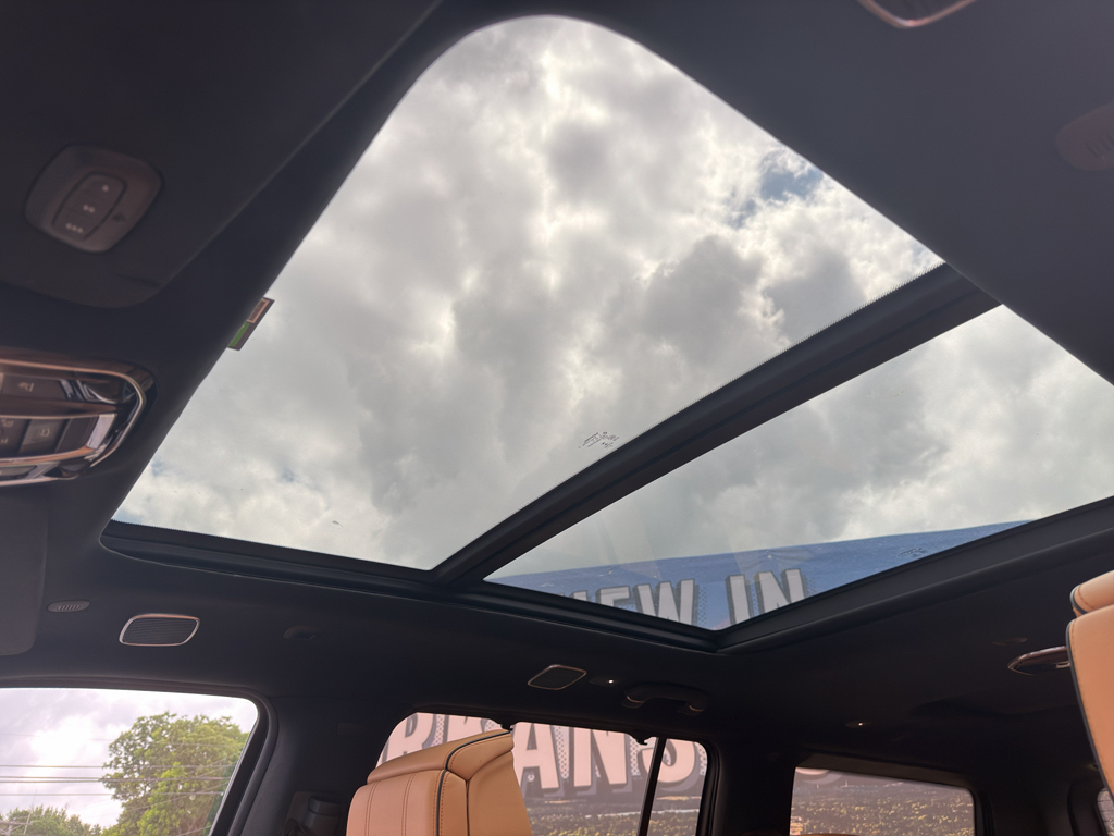 2022 Jeep Grand Wagoneer representative vehicle photo
