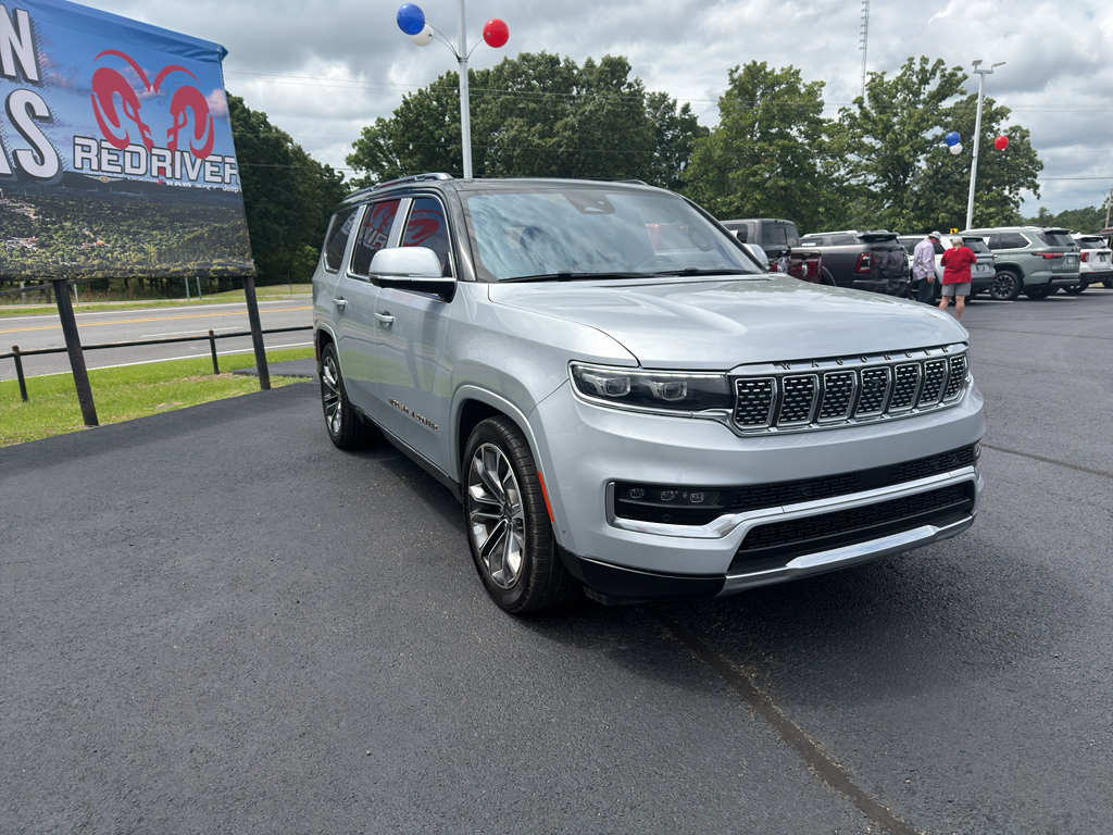 2022 Jeep Grand Wagoneer Series III photo 4