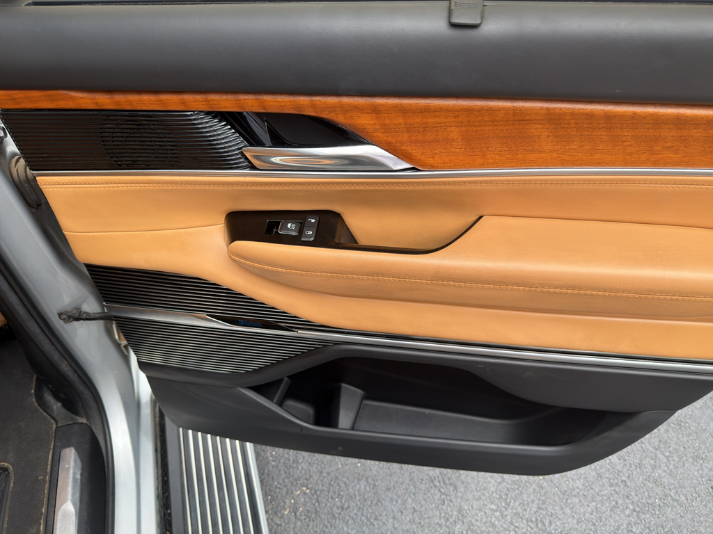 2022 Jeep Grand Wagoneer representative vehicle photo