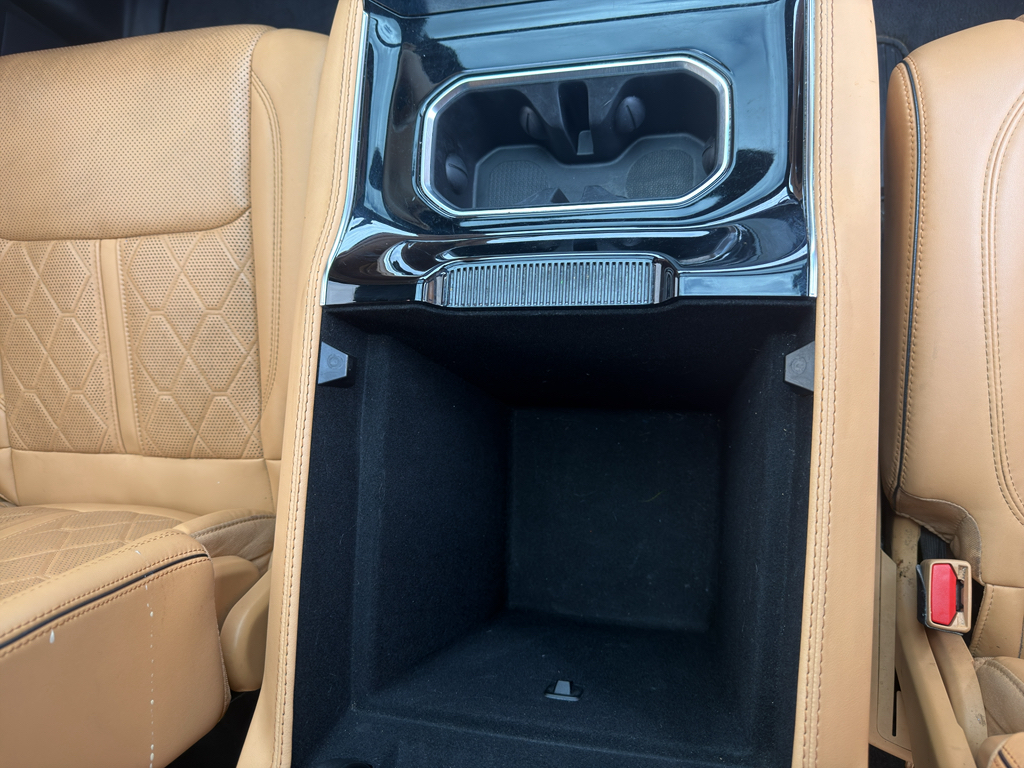 2022 Jeep Grand Wagoneer representative vehicle photo