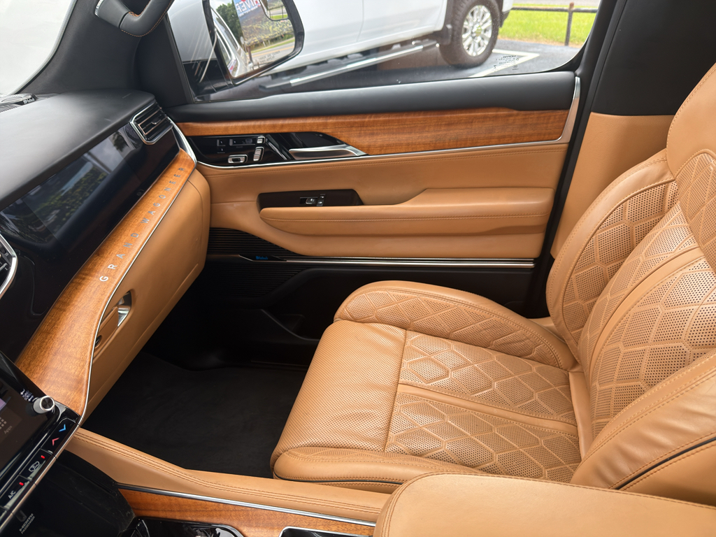 2022 Jeep Grand Wagoneer representative vehicle photo
