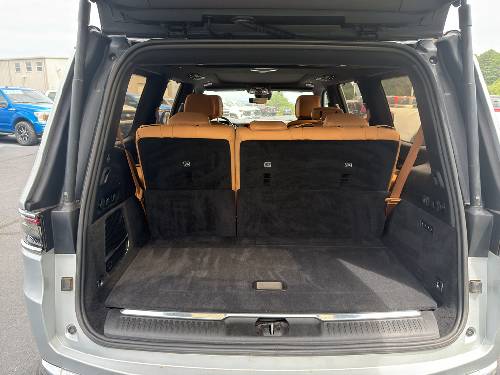 2022 Jeep Grand Wagoneer representative vehicle photo