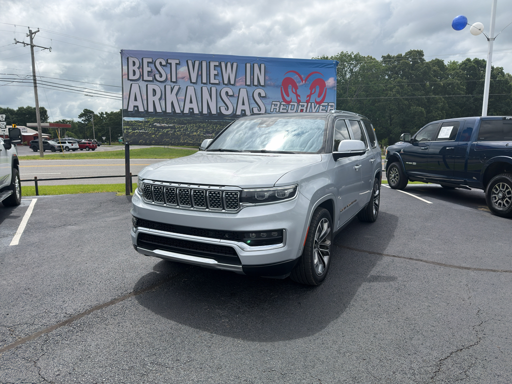2022 Jeep Grand Wagoneer Series III photo 2