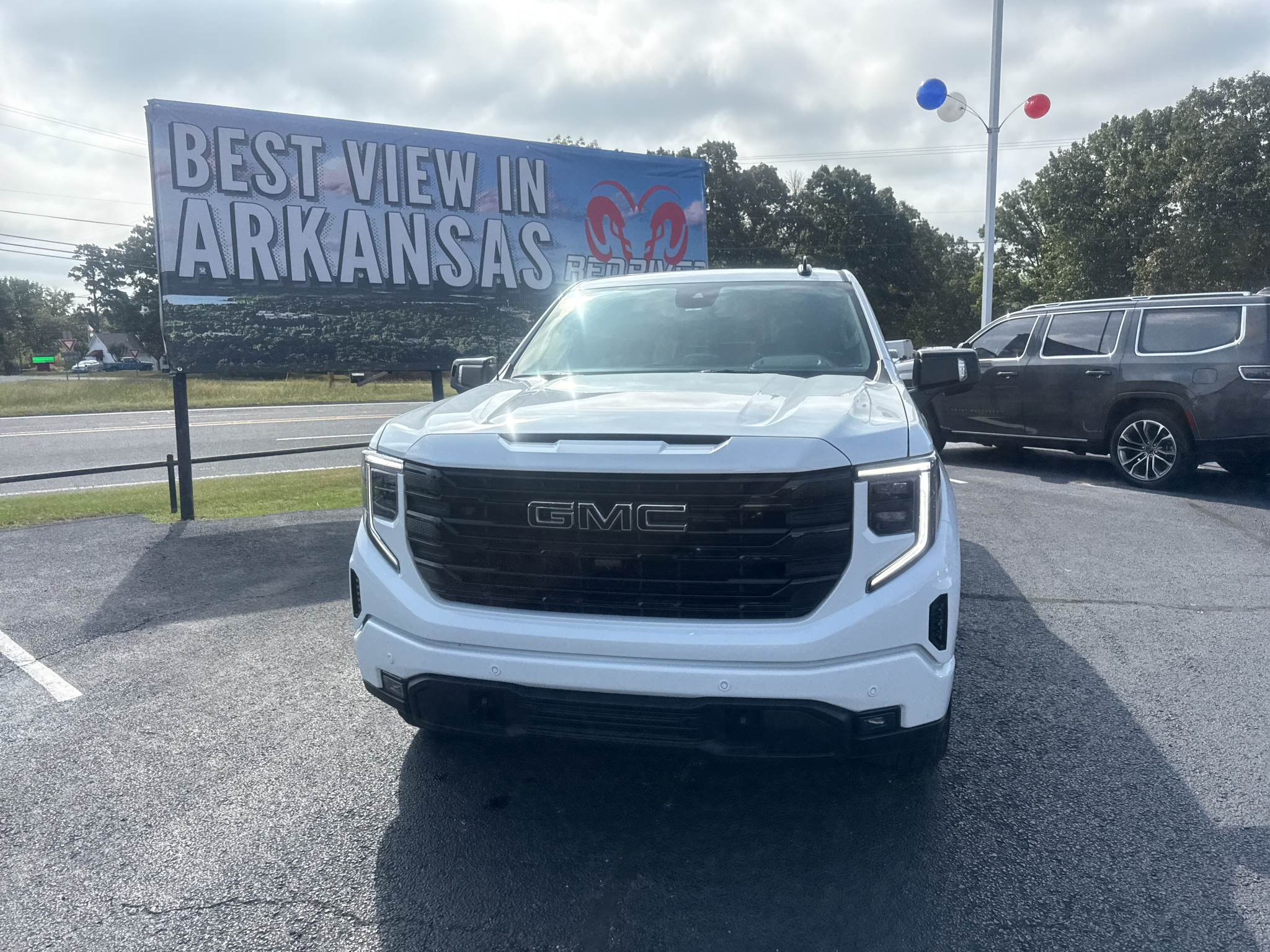 2024 GMC Sierra Elevation photo 2