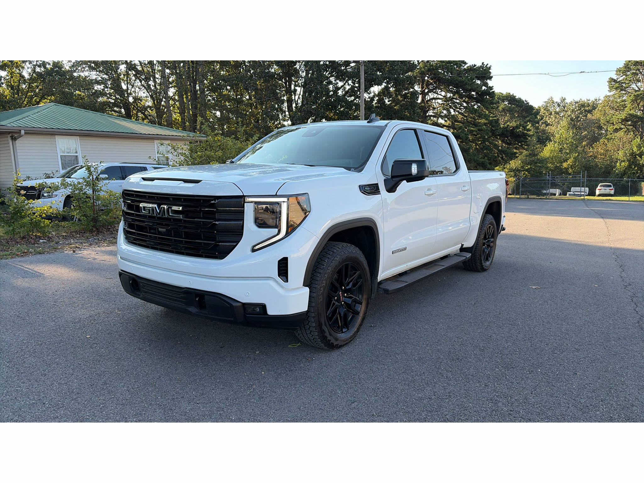 2024 GMC Sierra Elevation photo 5