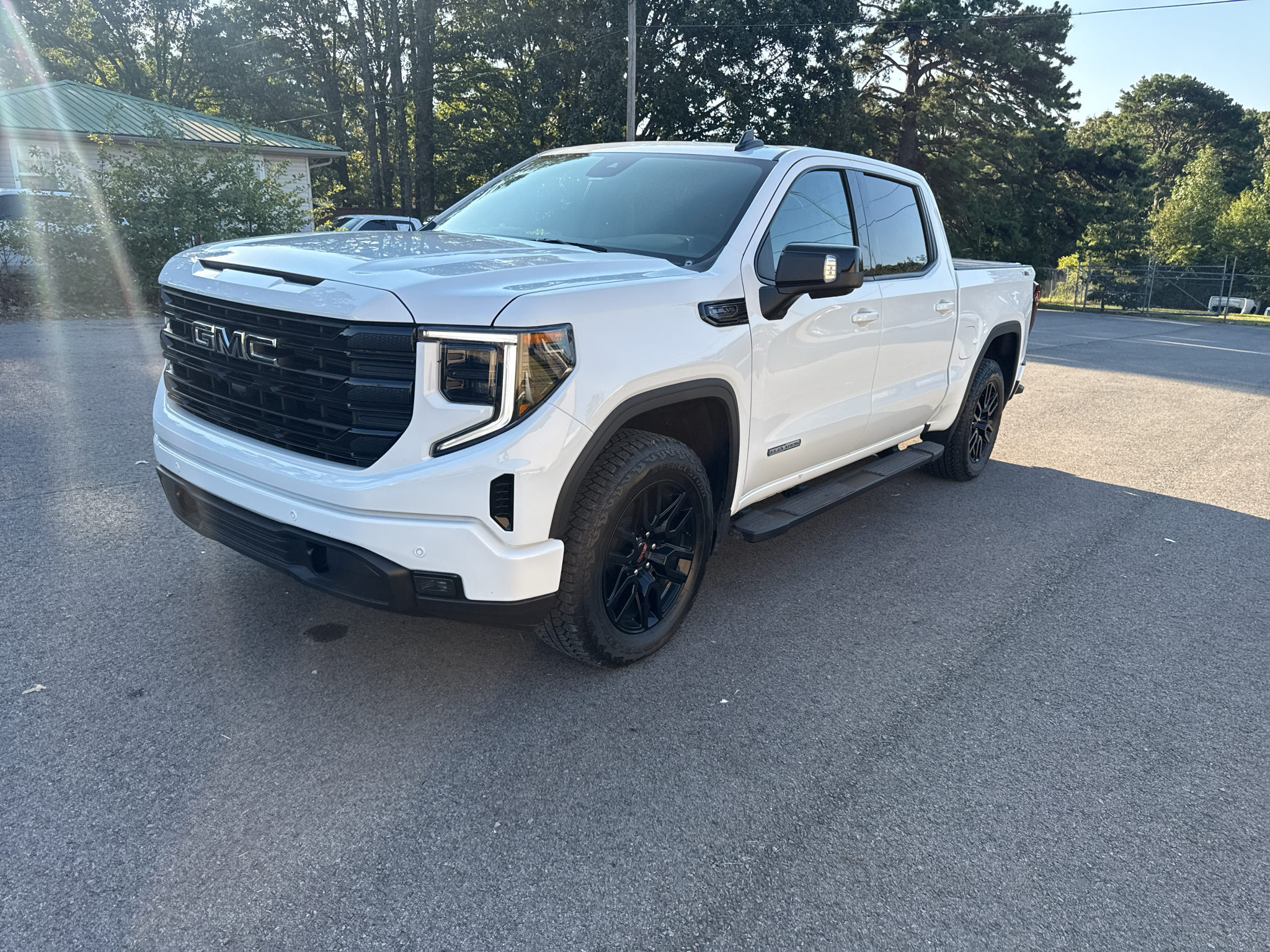 2024 GMC Sierra Elevation photo 1