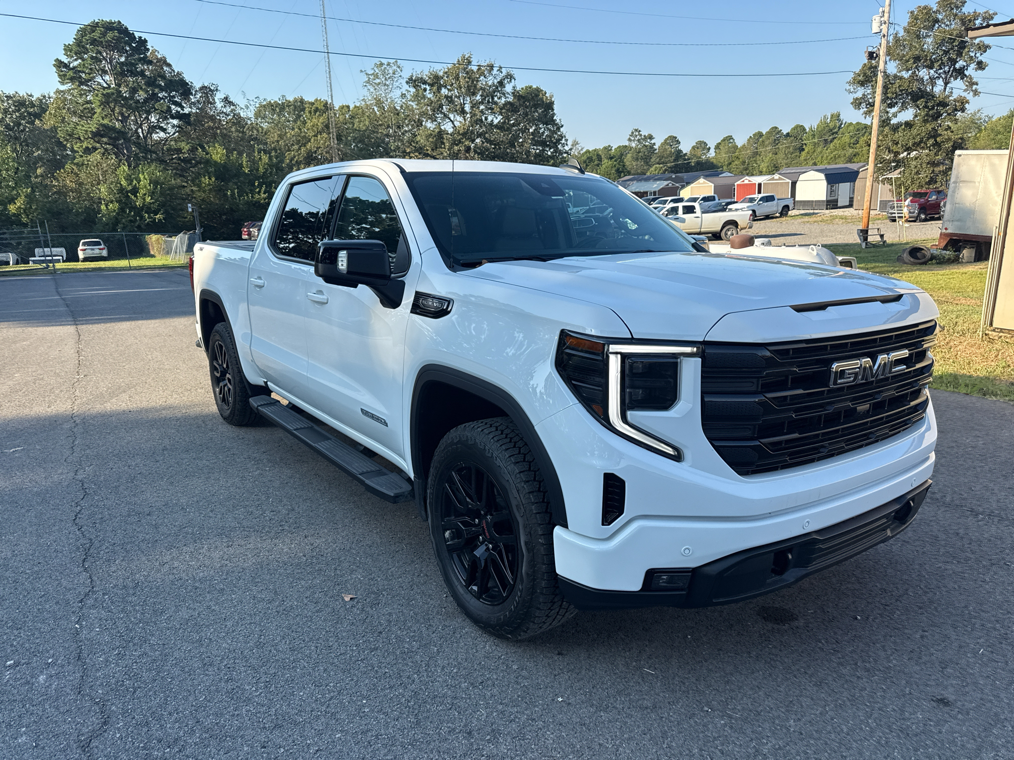 2024 GMC Sierra Elevation photo 2