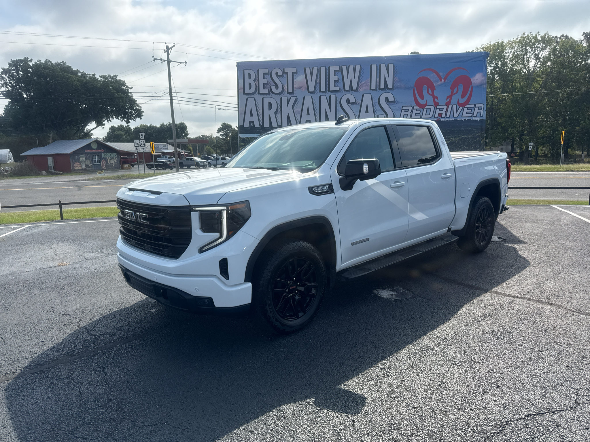 2024 GMC Sierra Elevation photo 1