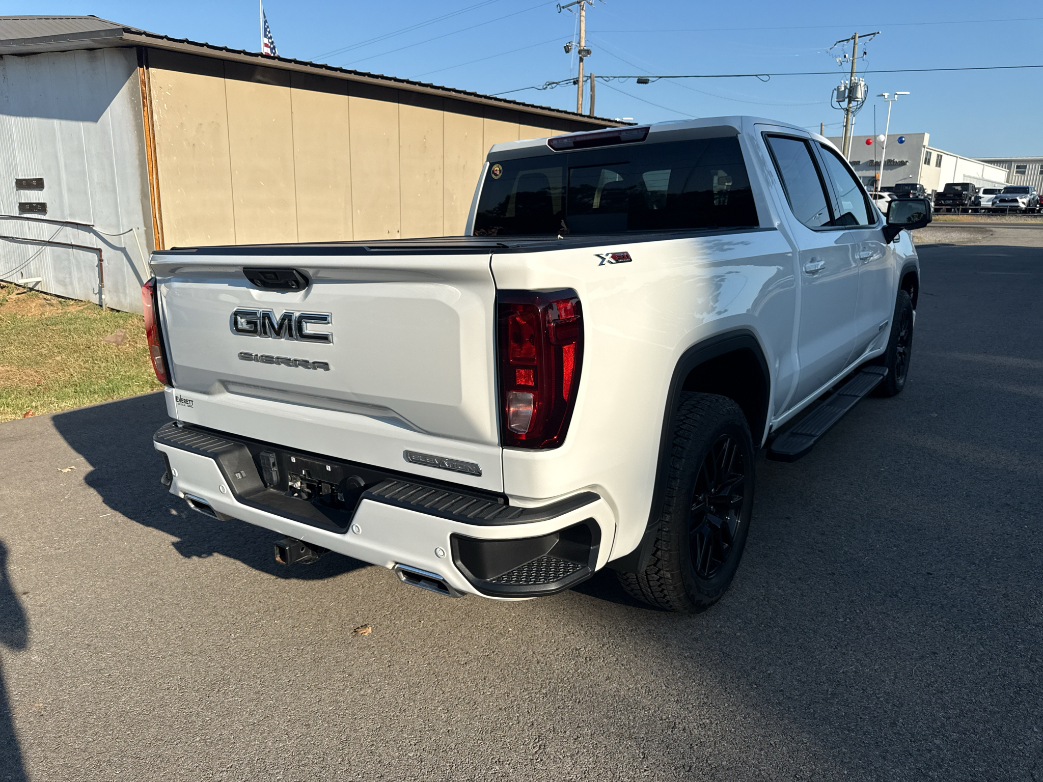 2024 GMC Sierra Elevation photo 3