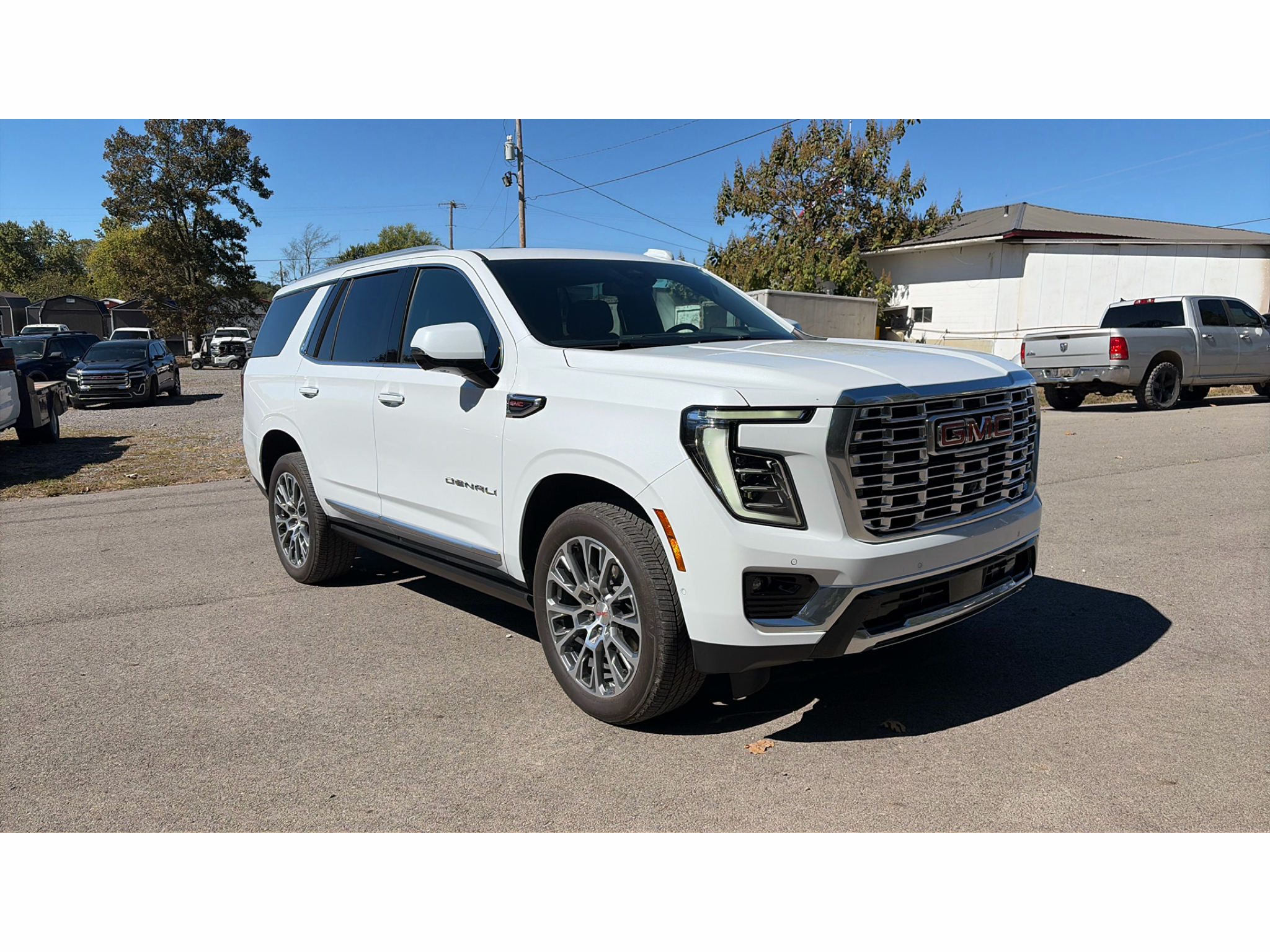 2026 GMC Yukon Denali photo 2