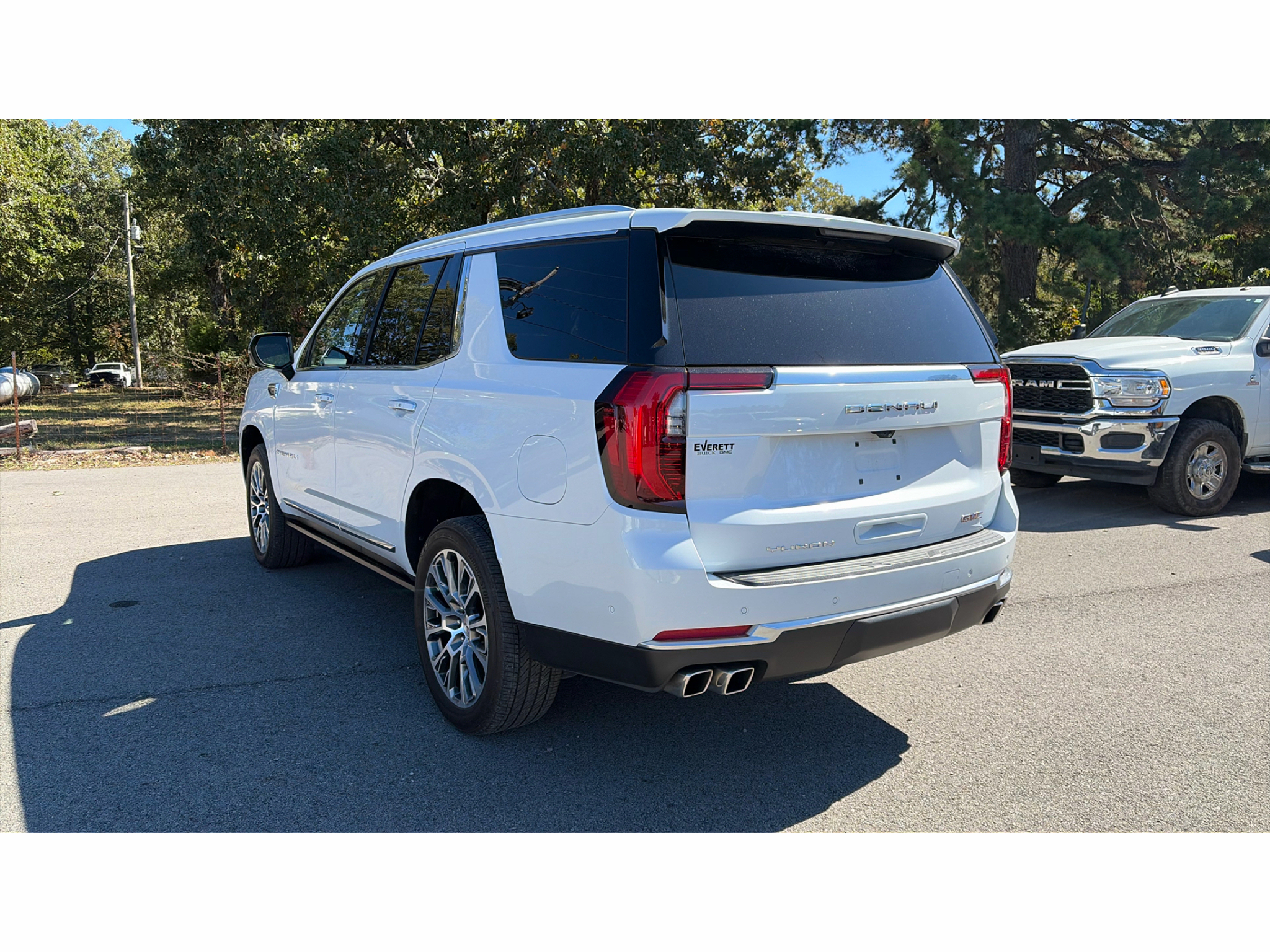 2026 GMC Yukon Denali photo 4
