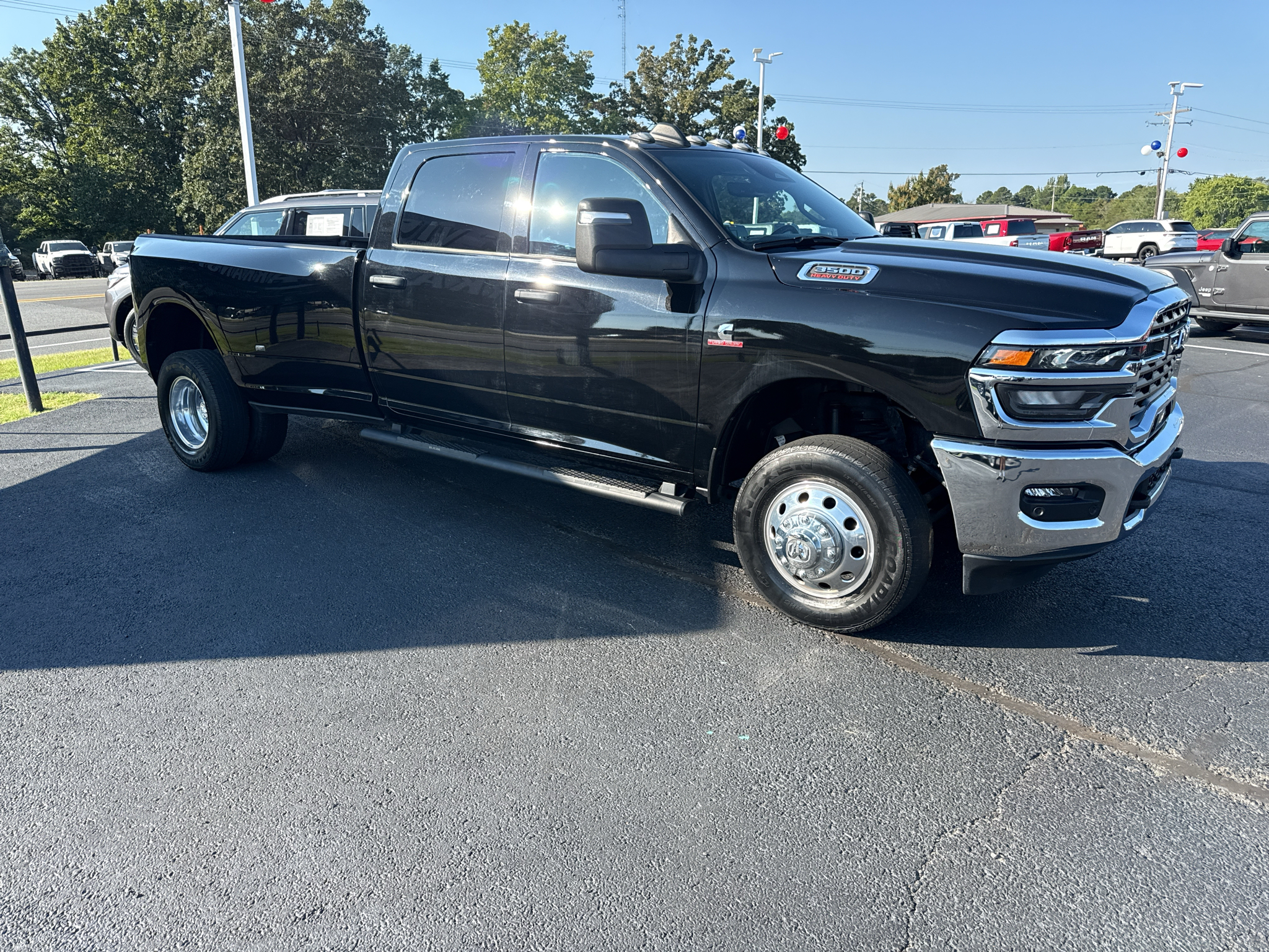 2025 Ram 3500 Tradesman photo 3