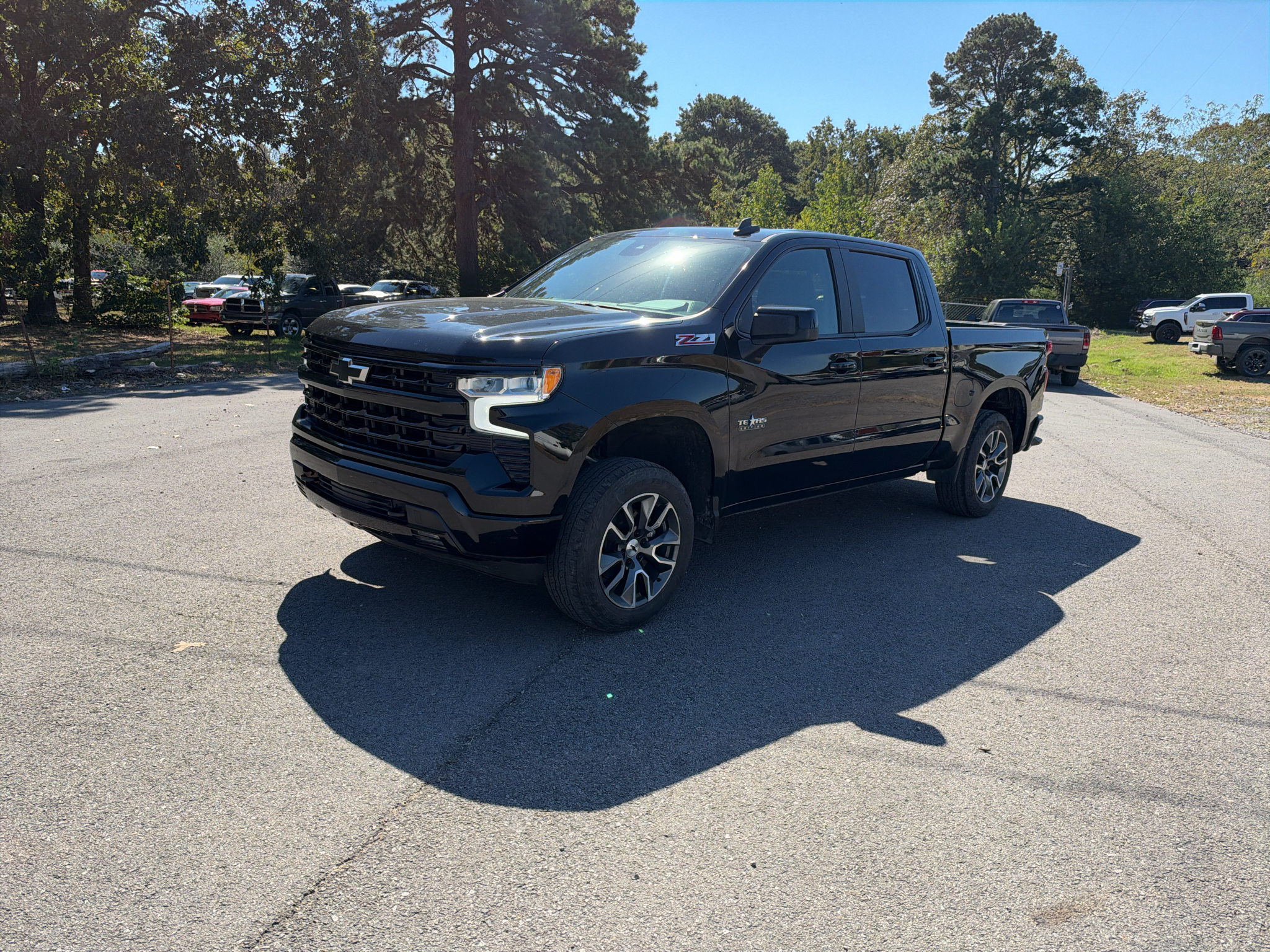 2022 Chevrolet Silverado RST photo 1