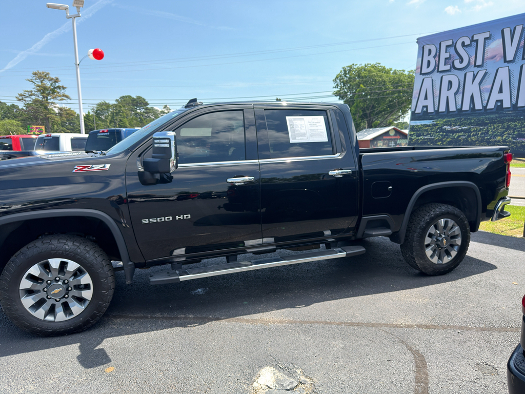 2022 Chevrolet Silverado HD representative vehicle photo