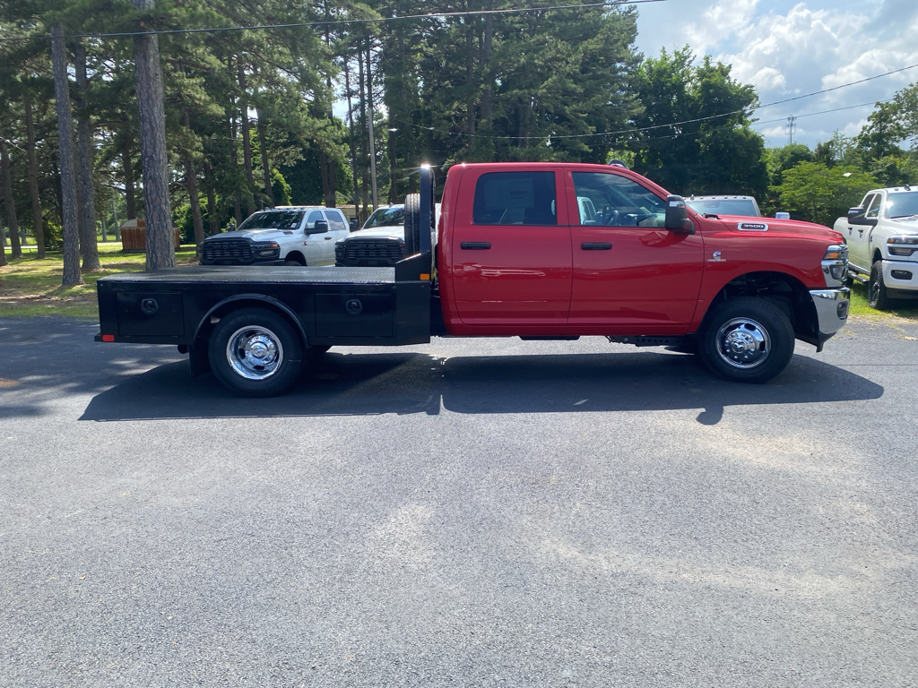 2026 Ram 3500 Chassis Tradesman photo 2