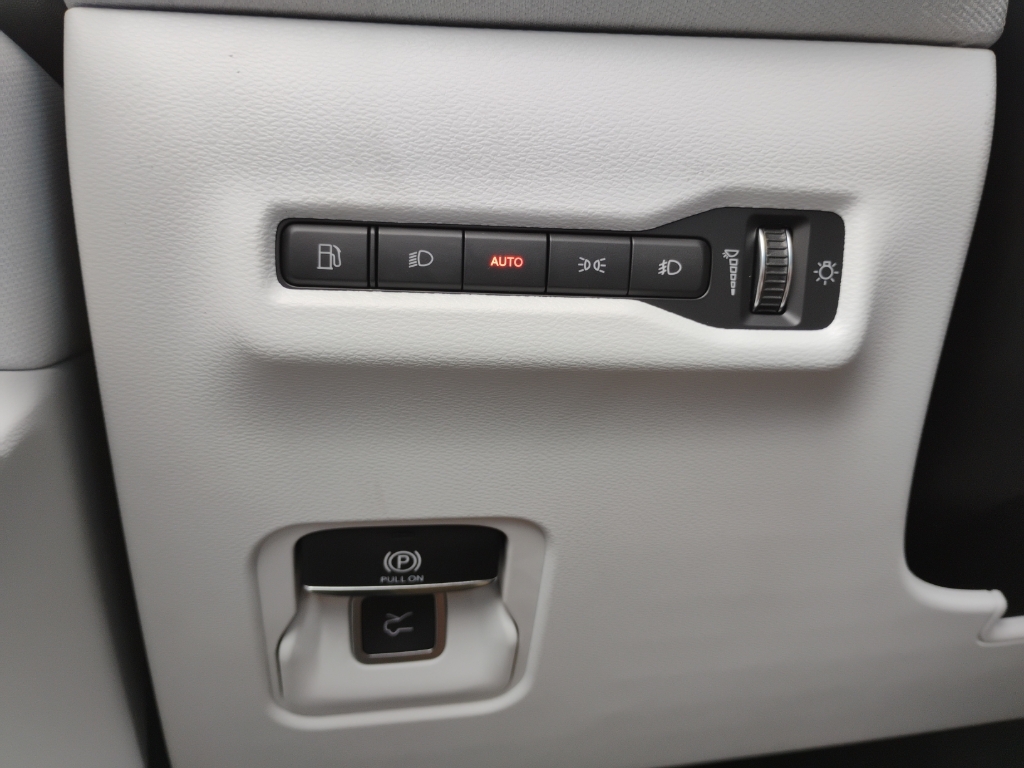 2026 Jeep Cherokee representative vehicle photo