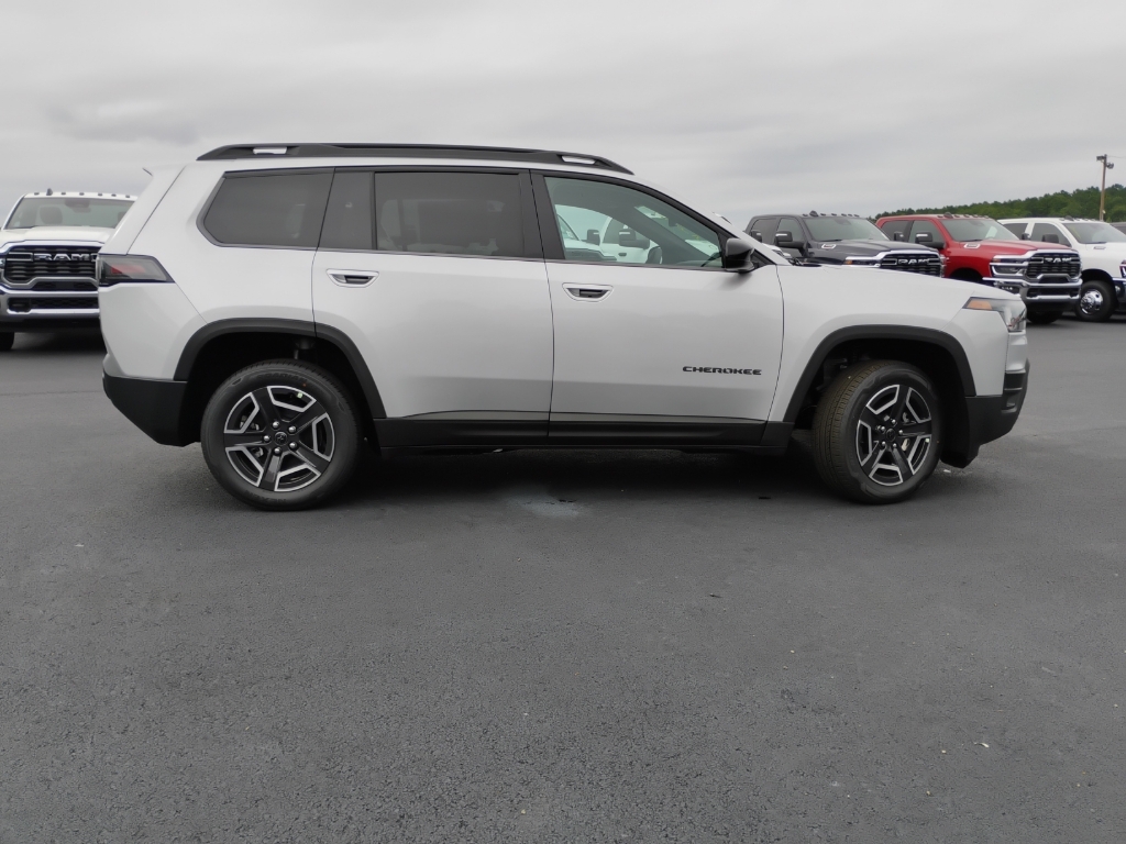 2026 Jeep Cherokee Laredo photo 4