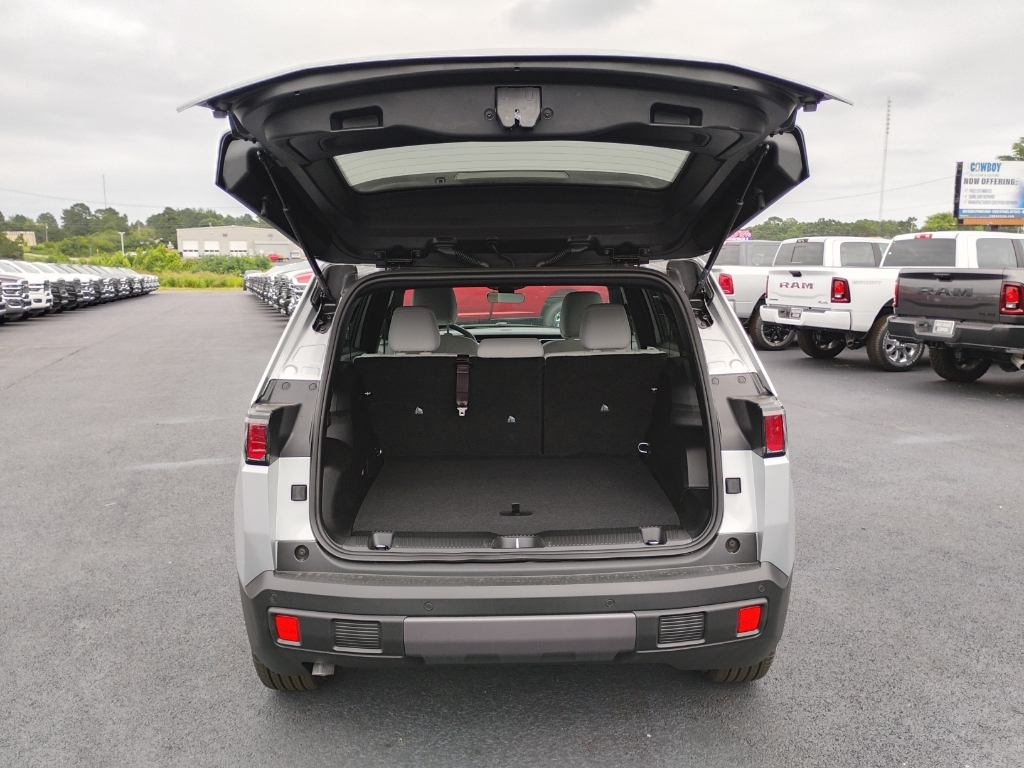 2026 Jeep Cherokee representative vehicle photo