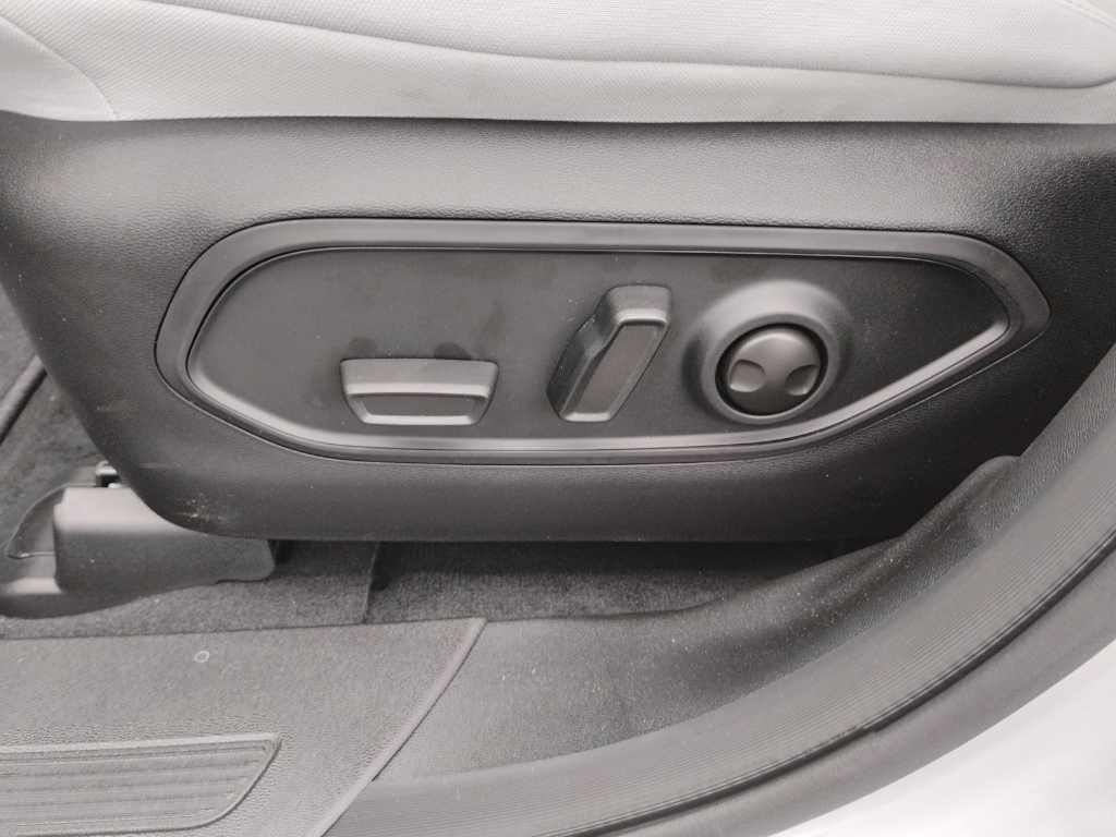 2026 Jeep Cherokee representative vehicle photo