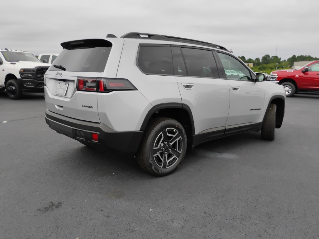 2026 Jeep Cherokee Laredo photo 5