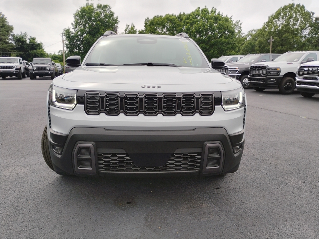 2026 Jeep Cherokee Laredo photo 2