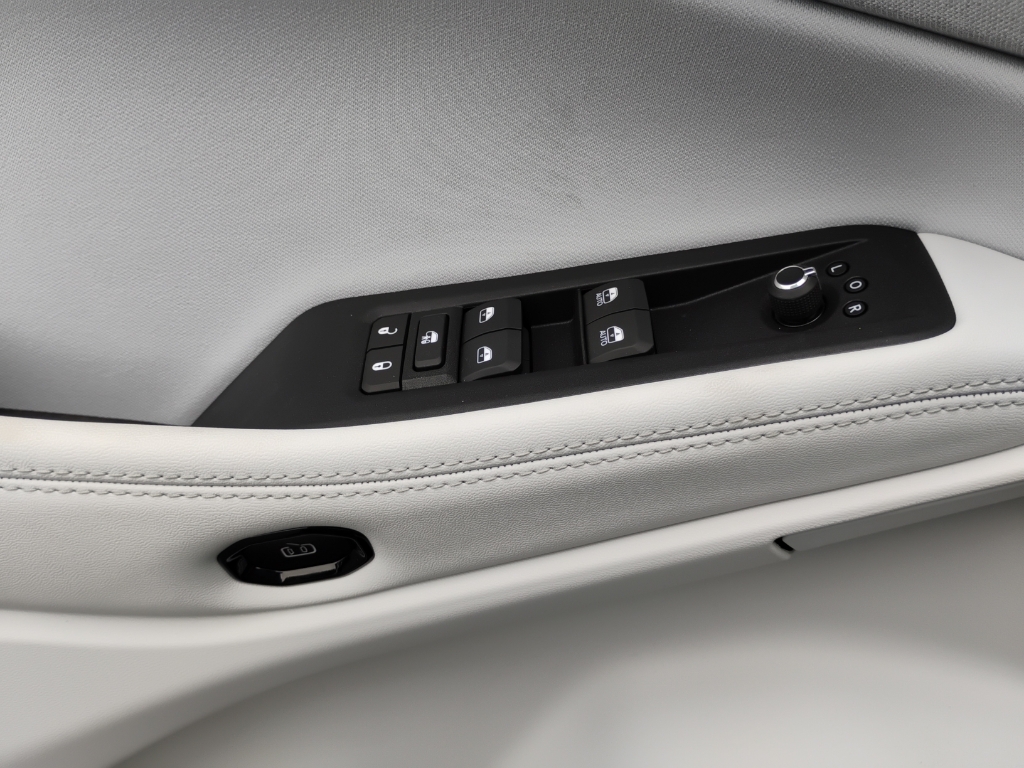 2026 Jeep Cherokee representative vehicle photo