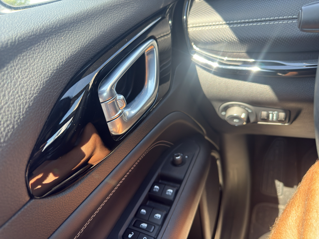2024 Jeep Compass representative vehicle photo