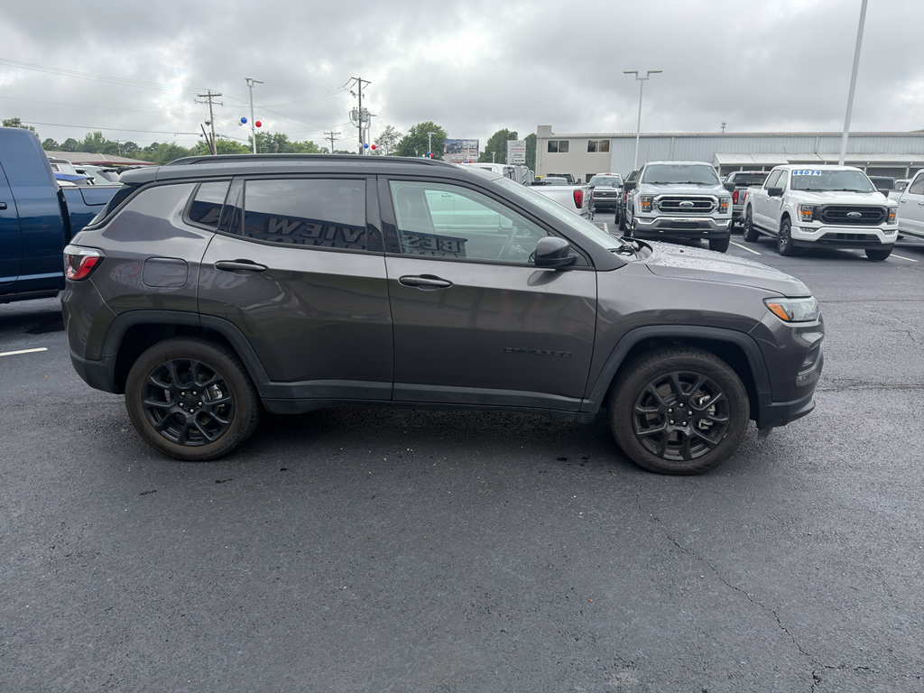 2024 Jeep Compass Latitude photo 4