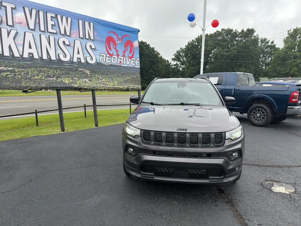2024 Jeep Compass Latitude photo 2