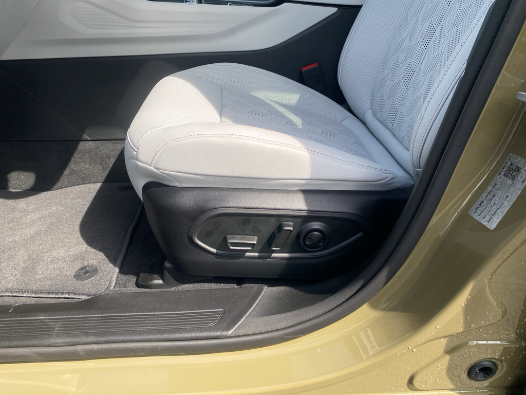 2026 Jeep Cherokee representative vehicle photo