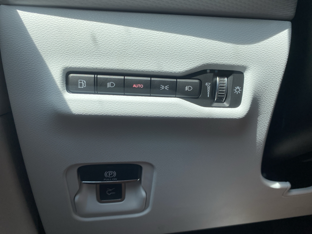 2026 Jeep Cherokee representative vehicle photo