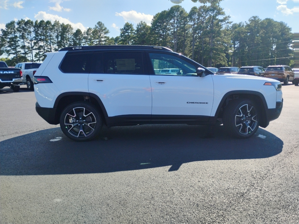 2026 Jeep Cherokee Overland photo 4