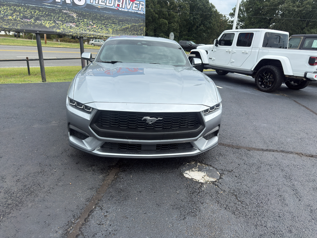 2025 Ford Mustang EcoBoost photo 2