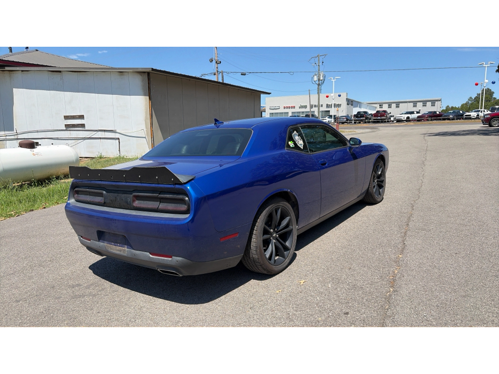 2018 Dodge Challenger SXT Plus photo 3