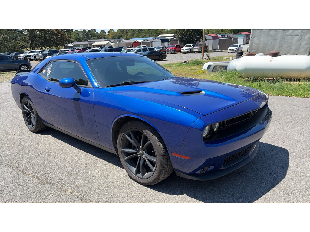 2018 Dodge Challenger SXT Plus photo 2