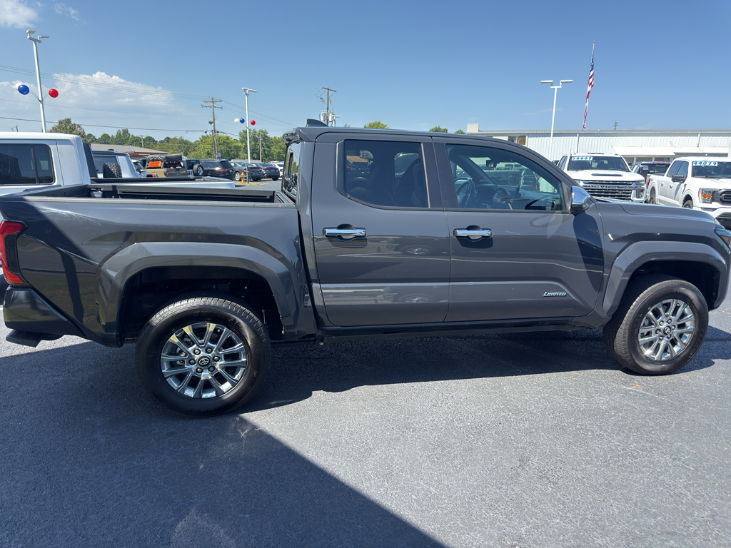 2024 Toyota Tacoma Limited photo 4