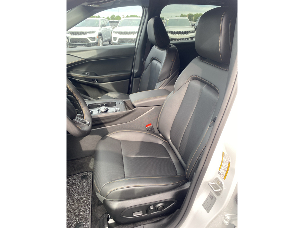 2026 Jeep Cherokee representative vehicle photo
