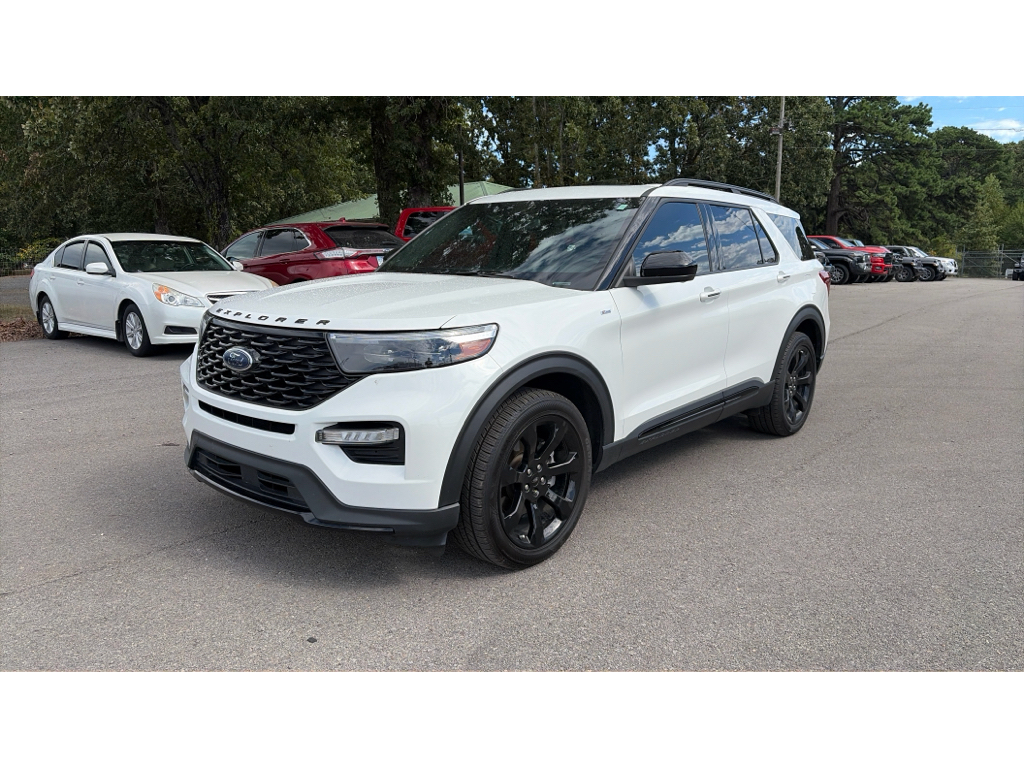 2023 Ford Explorer ST-Line photo 1